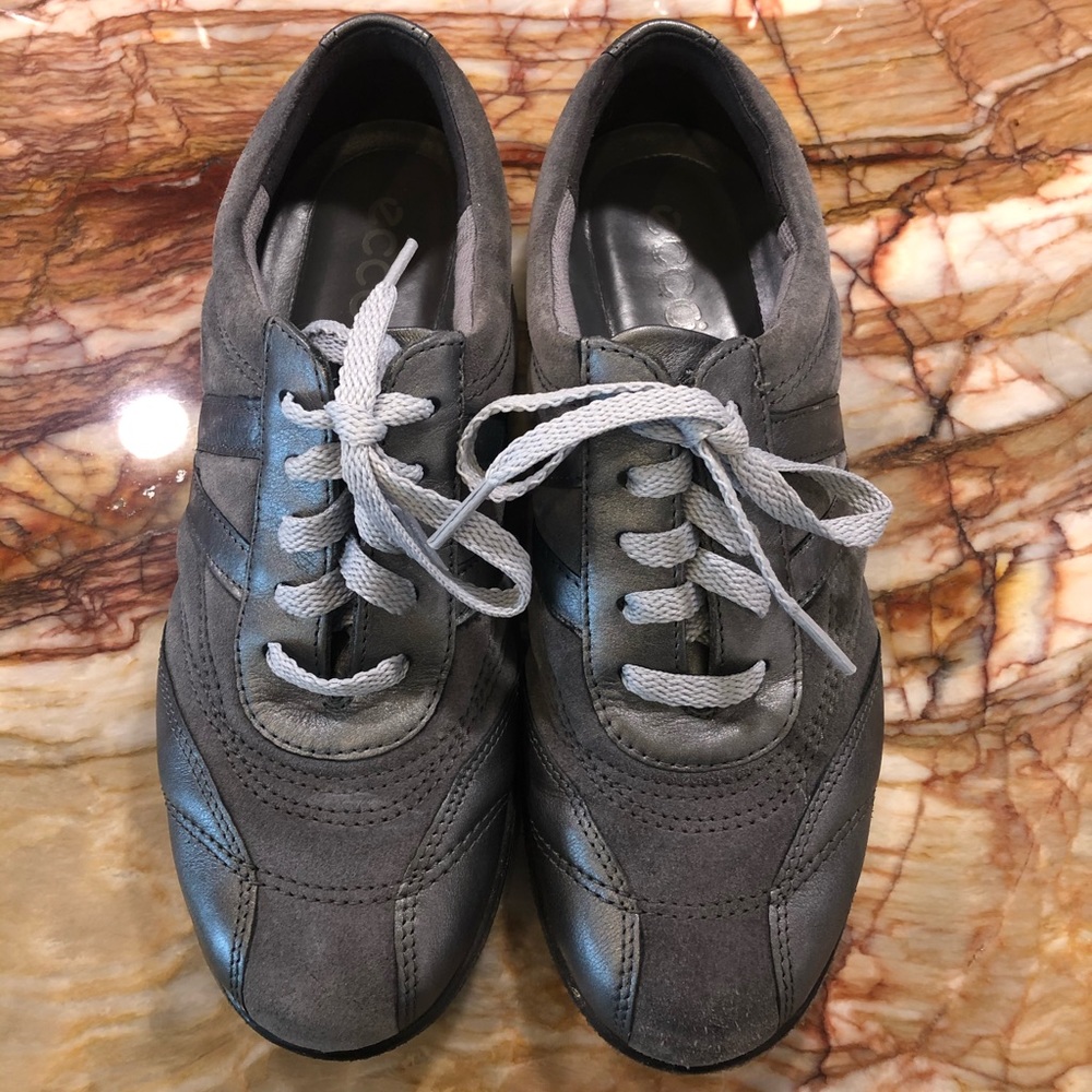 ECCO Grey and Silver Shock Point Lace Up Shoe